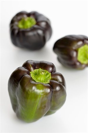 simsearch:659-06154334,k - Three black peppers Stock Photo - Premium Royalty-Free, Code: 659-06151497