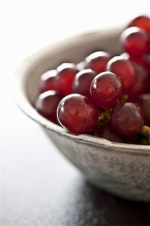 red grape - A bowl of red grapes Stock Photo - Premium Royalty-Free, Code: 659-06151733