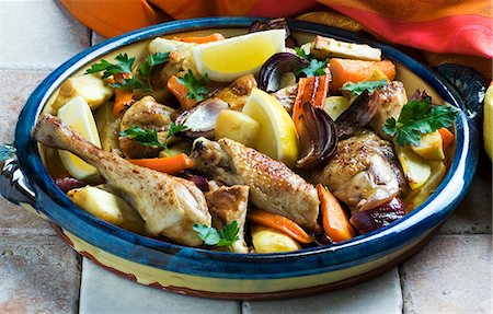 roasted (meat) - Oven-baked lemon chicken with carrots Stock Photo - Premium Royalty-Free, Code: 659-06152206