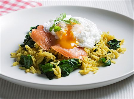egg dish - Poached egg with smoked salmon on rice with spinach Stock Photo - Premium Royalty-Free, Code: 659-06152210