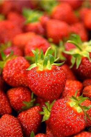 simsearch:659-06186270,k - Fresh Red Strawberries Stock Photo - Premium Royalty-Free, Code: 659-06152850