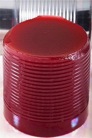 Canned Cranberry Sauce Stock Photo - Premium Royalty-Free, Code: 659-06152874