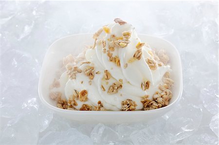 simsearch:659-08418689,k - Yogurt ice cream garnished with muesli Stock Photo - Premium Royalty-Free, Code: 659-06153174