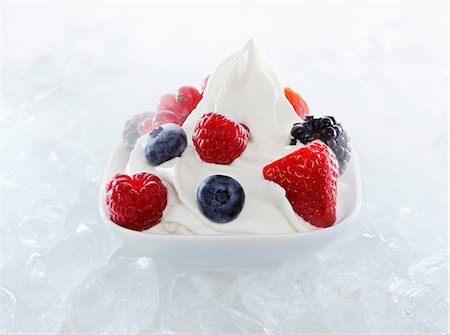 simsearch:659-08418689,k - Yogurt ice cream garnished with fresh berries Stock Photo - Premium Royalty-Free, Code: 659-06153184