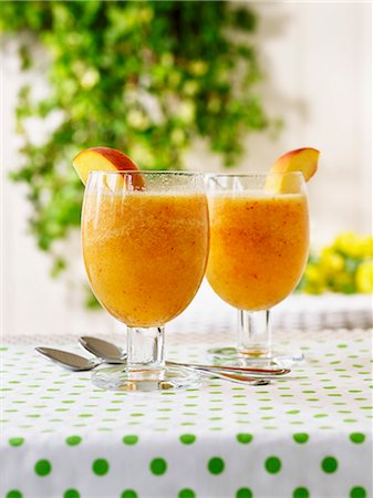 Two glasses of Peach Bliss Stock Photo - Premium Royalty-Free, Code: 659-06153531