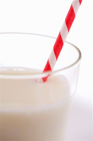 simsearch:659-07027183,k - Glass of milk with a straw Stock Photo - Premium Royalty-Free, Code: 659-06153616