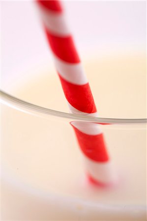simsearch:659-07027183,k - Glass of milk with a straw Stock Photo - Premium Royalty-Free, Code: 659-06153617