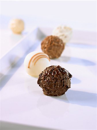 simsearch:841-06805239,k - Assorted chocolate truffles Stock Photo - Premium Royalty-Free, Code: 659-06153695