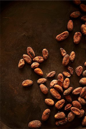 Cru fermenté naturellement les fèves de cacao ; D'en haut Photographie de stock - Premium Libres de Droits, Code: 659-06153915