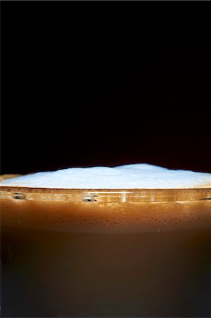 Foamed Milk on Latte; Close Up Stock Photo - Premium Royalty-Free, Code: 659-06153991