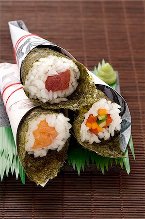 simsearch:659-07610354,k - Temaki sushi with tuna, salmon and julieneed vegetables to take away Stock Photo - Premium Royalty-Free, Code: 659-06184416