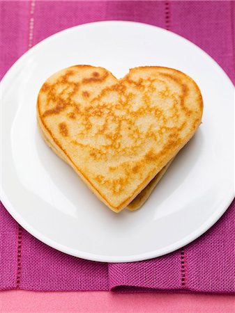 pancake - Heart-shaped pancakes Stock Photo - Premium Royalty-Free, Code: 659-06185168