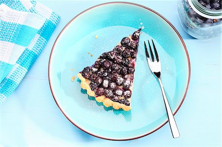 pastel - A slice of blueberry tart Stock Photo - Premium Royalty-Free, Code: 659-06185836