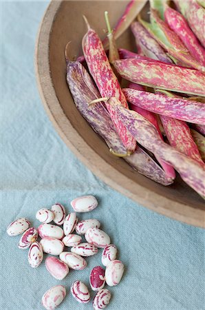 Maine Grown Cranberry Beans; In and Out of Pod Stock Photo - Premium Royalty-Free, Code: 659-06185914