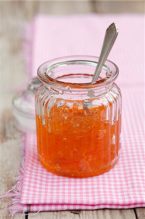 Orange marmalade in a jar Foto de stock - Sin royalties Premium, Código: 659-06186268