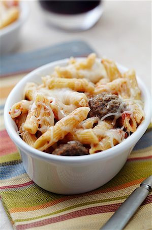 Individual Baked Penne with Meatballs Stock Photo - Premium Royalty-Free, Code: 659-06186507