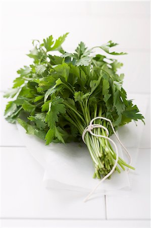 parsley - A bunch of parsley Stock Photo - Premium Royalty-Free, Code: 659-06186648