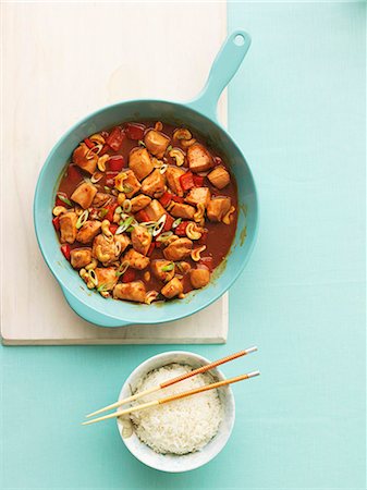 plato preparado - Kung Pao chicken with peanuts and chilli peppers (China) Foto de stock - Sin royalties Premium, Código: 659-06186870