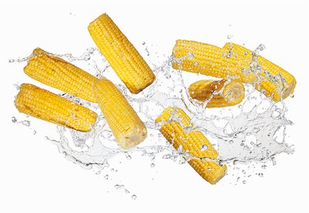 simsearch:659-07027144,k - Corn on the cob with a water splash Stock Photo - Premium Royalty-Free, Code: 659-06187120