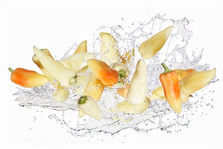 simsearch:659-06154334,k - Hungarian peppers with a water splash Stock Photo - Premium Royalty-Free, Code: 659-06187142