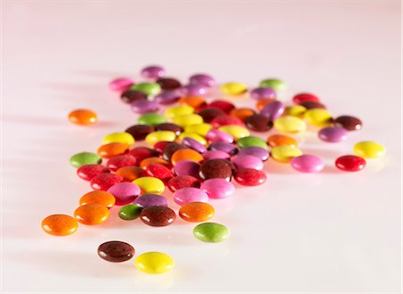 simsearch:659-06151276,k - A heap of colourful Smarties Stock Photo - Premium Royalty-Free, Code: 659-06187554