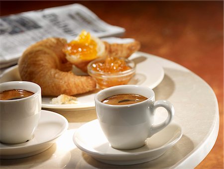 paper cup - Two cups of espresso with a croissant and jam Stock Photo - Premium Royalty-Free, Code: 659-06187929