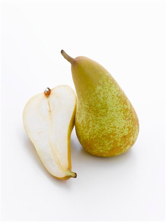 pear - Whole pear and half a pear Stock Photo - Premium Royalty-Free, Code: 659-06188474