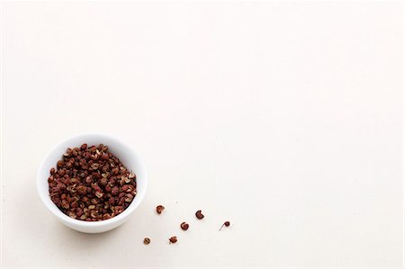 pepper - A bowl of Sichuan peppercorns Stock Photo - Premium Royalty-Free, Code: 659-06183838