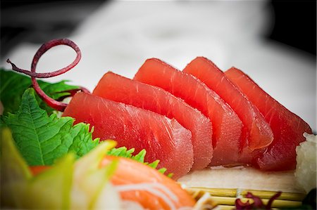 simsearch:659-07610354,k - Tuna sashimi Stock Photo - Premium Royalty-Free, Code: 659-06306783