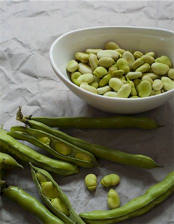 Fava Beans In and Out of Their Pods Stock Photo - Premium Royalty-Free, Code: 659-06307226