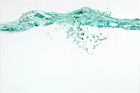 simsearch:659-07597787,k - L'eau avec des bulles d'air Photographie de stock - Premium Libres de Droits, Code: 659-06307297