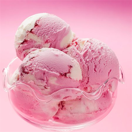 Raspberry and vanilla ice cream in a glass bowl Stock Photo - Premium Royalty-Free, Code: 659-06307476