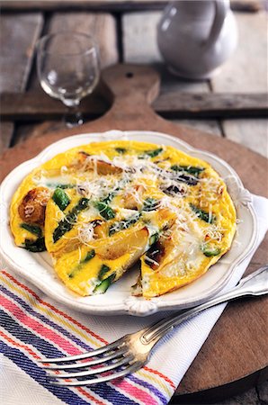egg dish - Asparagus frittata with potatoes and Parmesan Stock Photo - Premium Royalty-Free, Code: 659-06307598