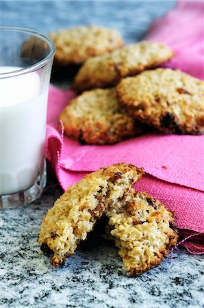 Oat biscuits and a glass of milk Stock Photo - Premium Royalty-Free, Code: 659-06307857