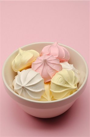 pastel color - Pastel-colored meringue cookies Stock Photo - Premium Royalty-Free, Code: 659-06307899