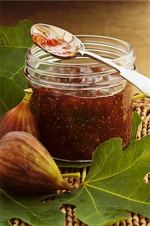 food jars - Fig and orange marmalade Stock Photo - Premium Royalty-Free, Code: 659-06372522