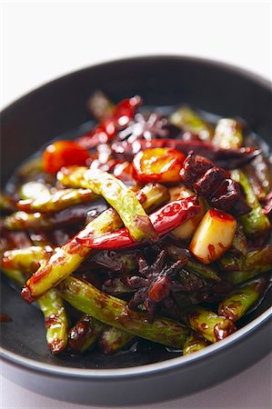 simsearch:659-06373117,k - Fried beans with garlic and chillis (China) Foto de stock - Sin royalties Premium, Código: 659-06372611