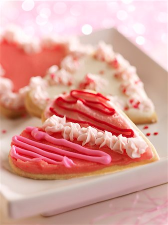 frosted - Decorated Heart Shaped Valentine's Cookie Stock Photo - Premium Royalty-Free, Code: 659-06372911