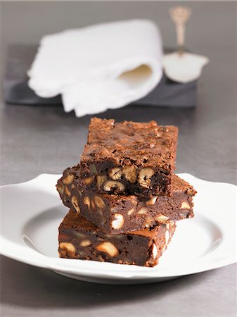 simsearch:659-06373404,k - Brownies with nuts Stock Photo - Premium Royalty-Free, Code: 659-06373040