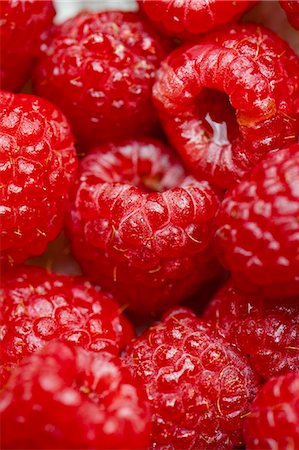 raspberry - Fresh Raspberries; Close Up Stock Photo - Premium Royalty-Free, Code: 659-06373334