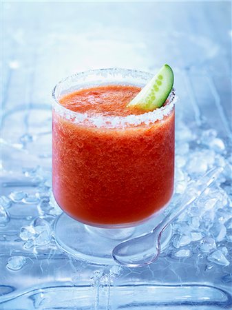 Frozen Bloody Mary with a slice of cucumber Stock Photo - Premium Royalty-Free, Code: 659-06373862