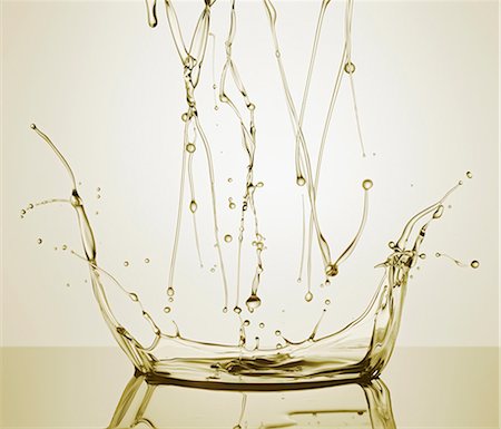 dripping - A splash of oil Stock Photo - Premium Royalty-Free, Code: 659-06494057