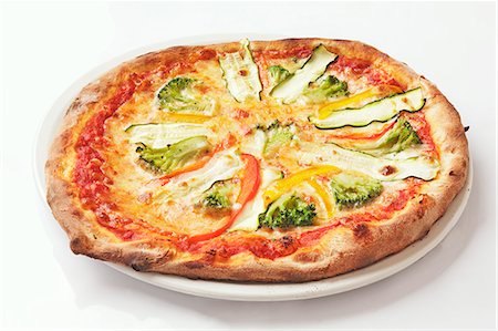 simsearch:659-07029044,k - A broccoli, courgette and pepper pizza Stock Photo - Premium Royalty-Free, Code: 659-06494239