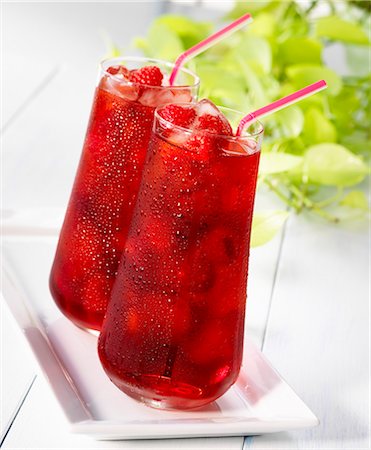 Two raspberry drinks Photographie de stock - Premium Libres de Droits, Code: 659-06495306