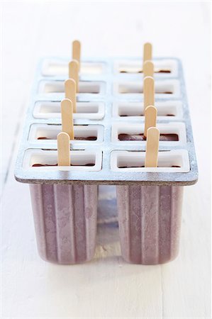 simsearch:659-08418689,k - Home-made chocolate ice lollies Stock Photo - Premium Royalty-Free, Code: 659-06671501