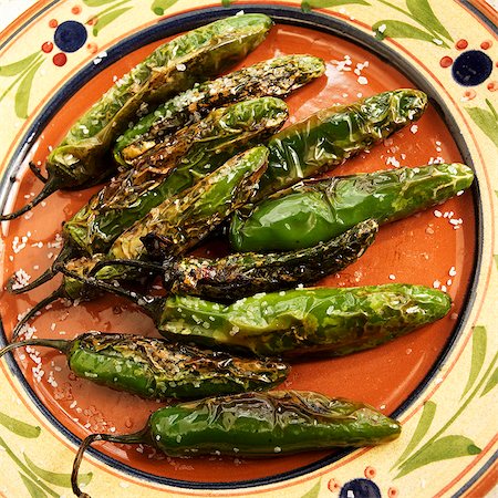 simsearch:659-06373046,k - Pimentos Fritos; Fried Green Chilies with Salt Stock Photo - Premium Royalty-Free, Code: 659-06901546