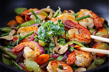 simsearch:659-06901043,k - Stir-fried vegetables with king prawns Stock Photo - Premium Royalty-Free, Code: 659-06902942