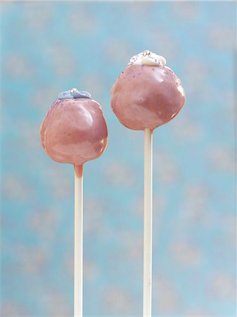 Chocolate and blueberry cake pops Stock Photo - Premium Royalty-Free, Code: 659-06903486