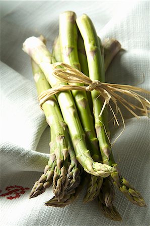 Tips of Bundled Asparagus Stock Photo - Premium Royalty-Free, Code: 659-06903916