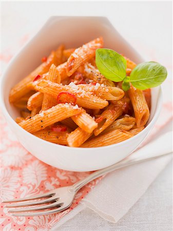 simsearch:659-06373046,k - Penne arrabiata with basil Stock Photo - Premium Royalty-Free, Code: 659-07027238